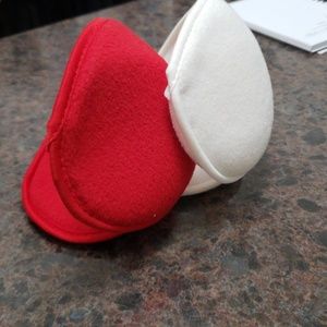Set of ear muffs, winter white and red